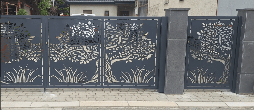 Steel fence with decorative CNC details
